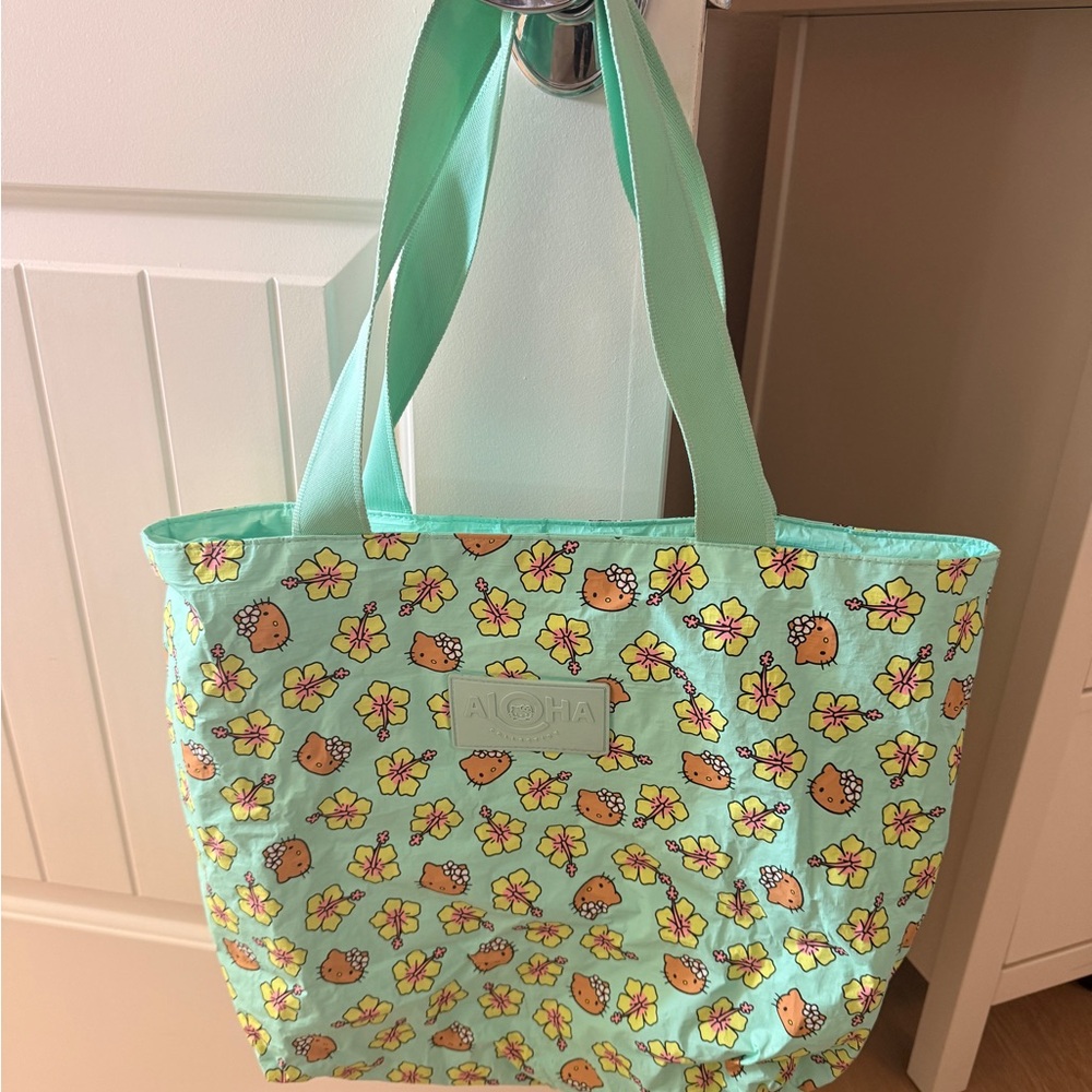 ALOHA Hello Kitty Aqua Floral Tote Bag AND wallet